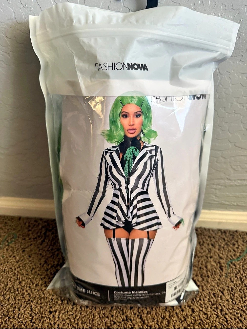 Fashion Nova Got The Juice 6 Piece Costume Set Black & White Small/Medium